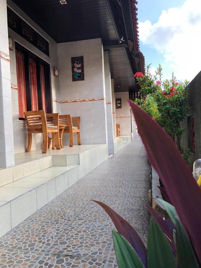 Kerti Beach Bungalow And Restaurant Padangbai  Dış mekan fotoğraf