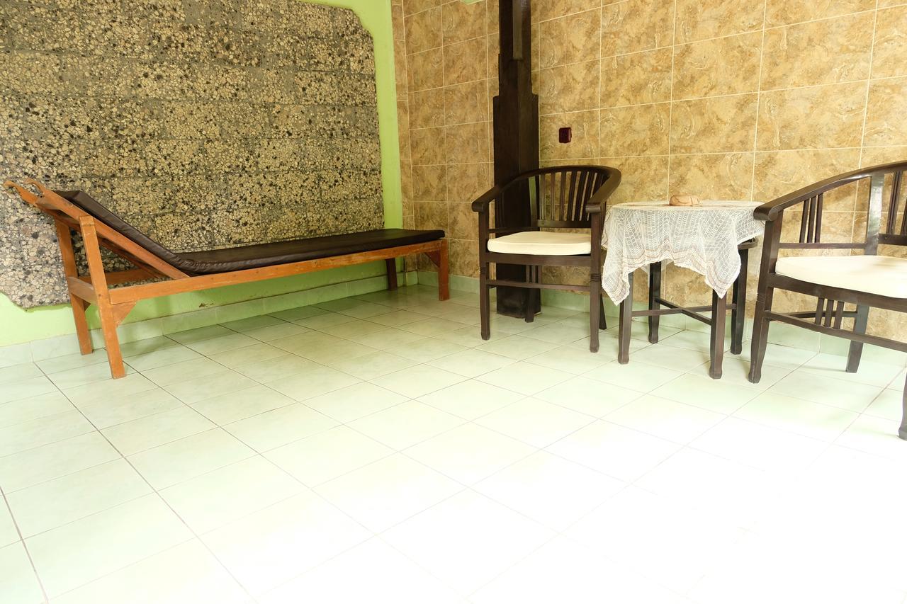 Kerti Beach Bungalow And Restaurant Padangbai  Dış mekan fotoğraf