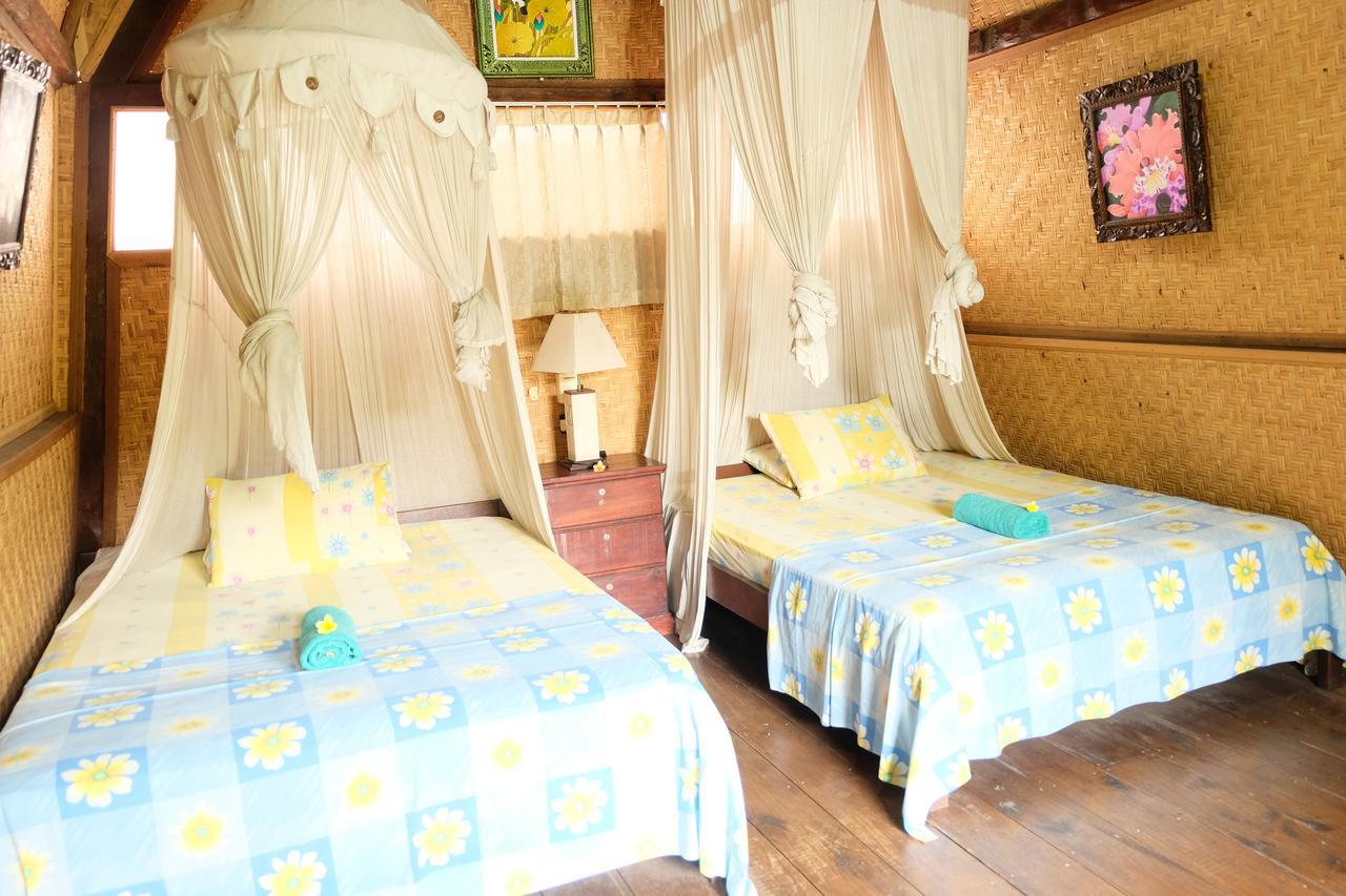 Kerti Beach Bungalow And Restaurant Padangbai  Dış mekan fotoğraf