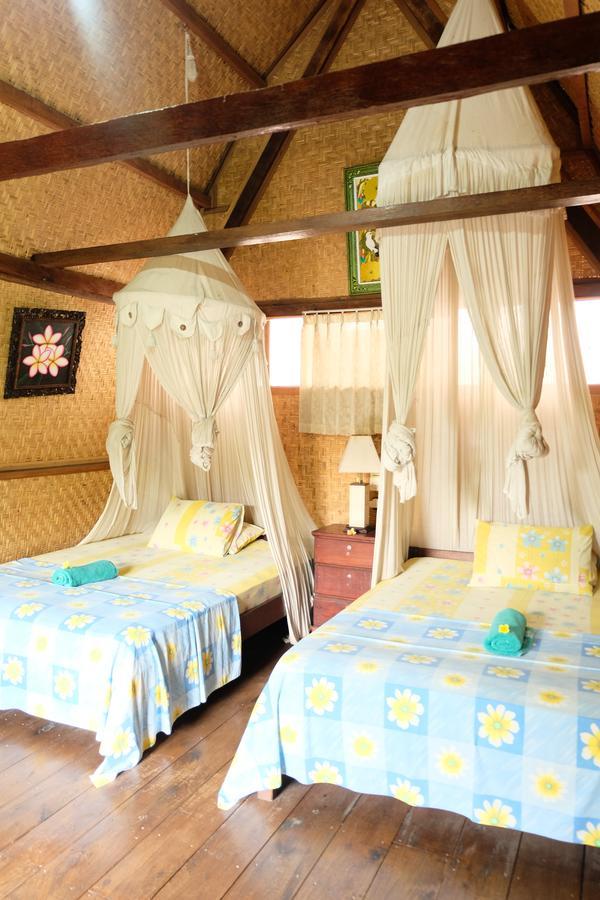 Kerti Beach Bungalow And Restaurant Padangbai  Dış mekan fotoğraf